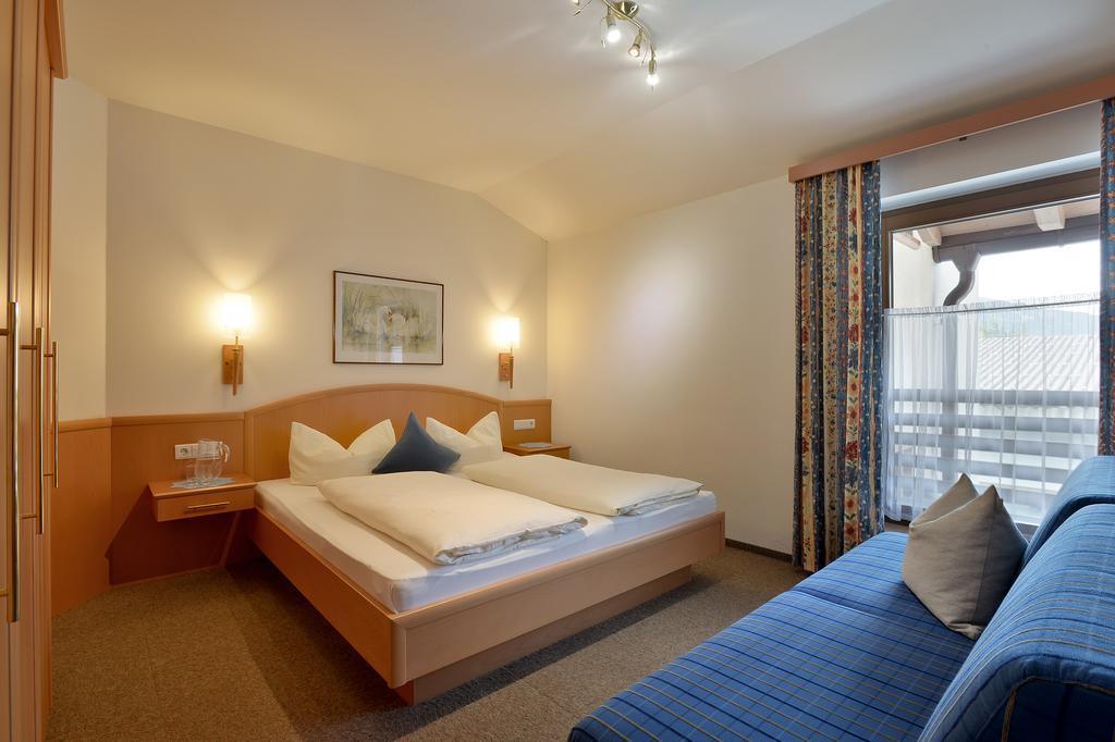 Hotel Garni Jennewein Mayrhofen Δωμάτιο φωτογραφία