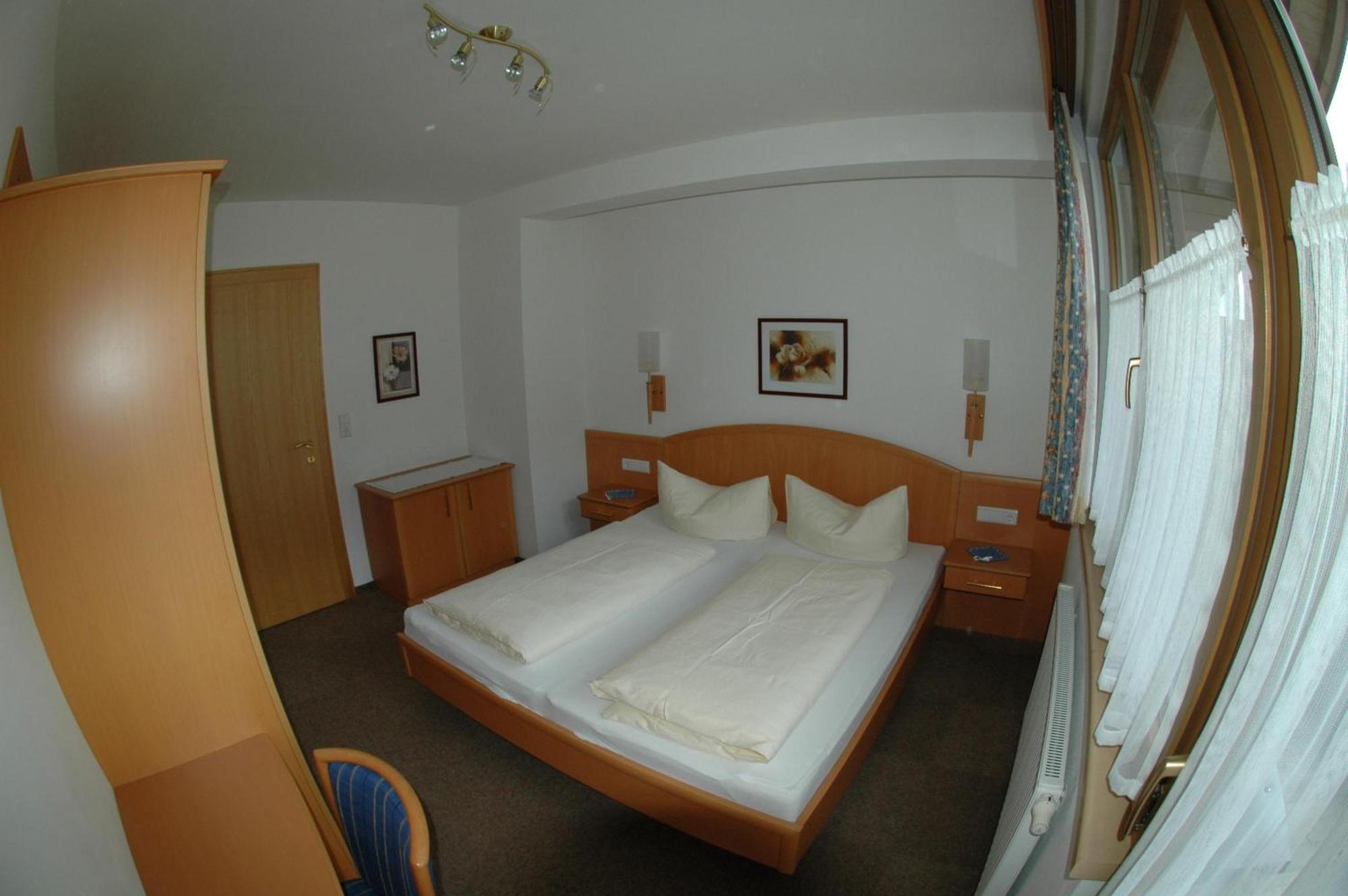 Hotel Garni Jennewein Mayrhofen Δωμάτιο φωτογραφία