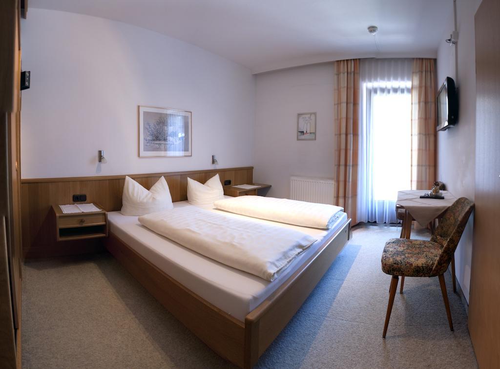 Hotel Garni Jennewein Mayrhofen Δωμάτιο φωτογραφία
