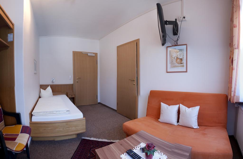 Hotel Garni Jennewein Mayrhofen Δωμάτιο φωτογραφία