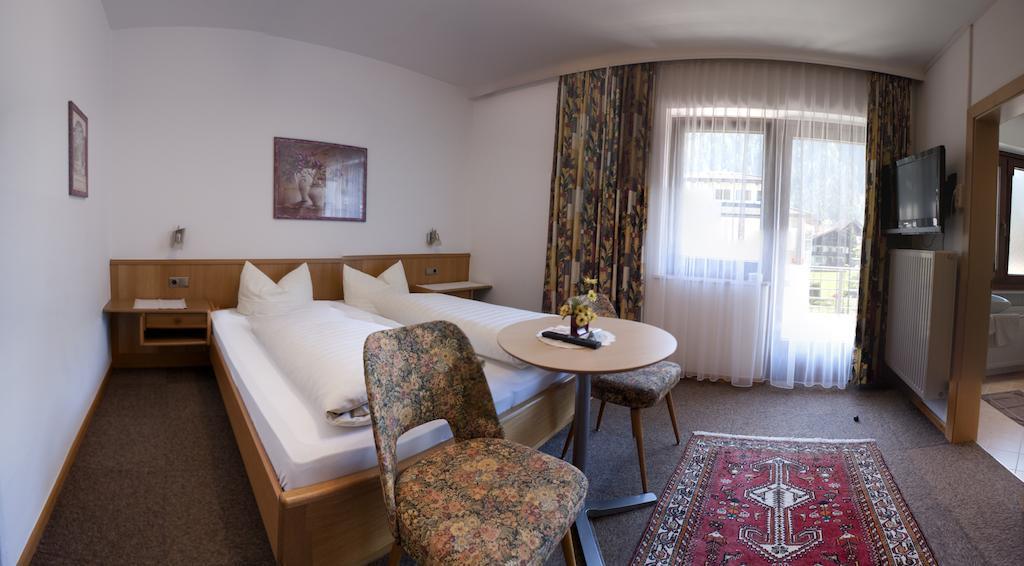 Hotel Garni Jennewein Mayrhofen Εξωτερικό φωτογραφία
